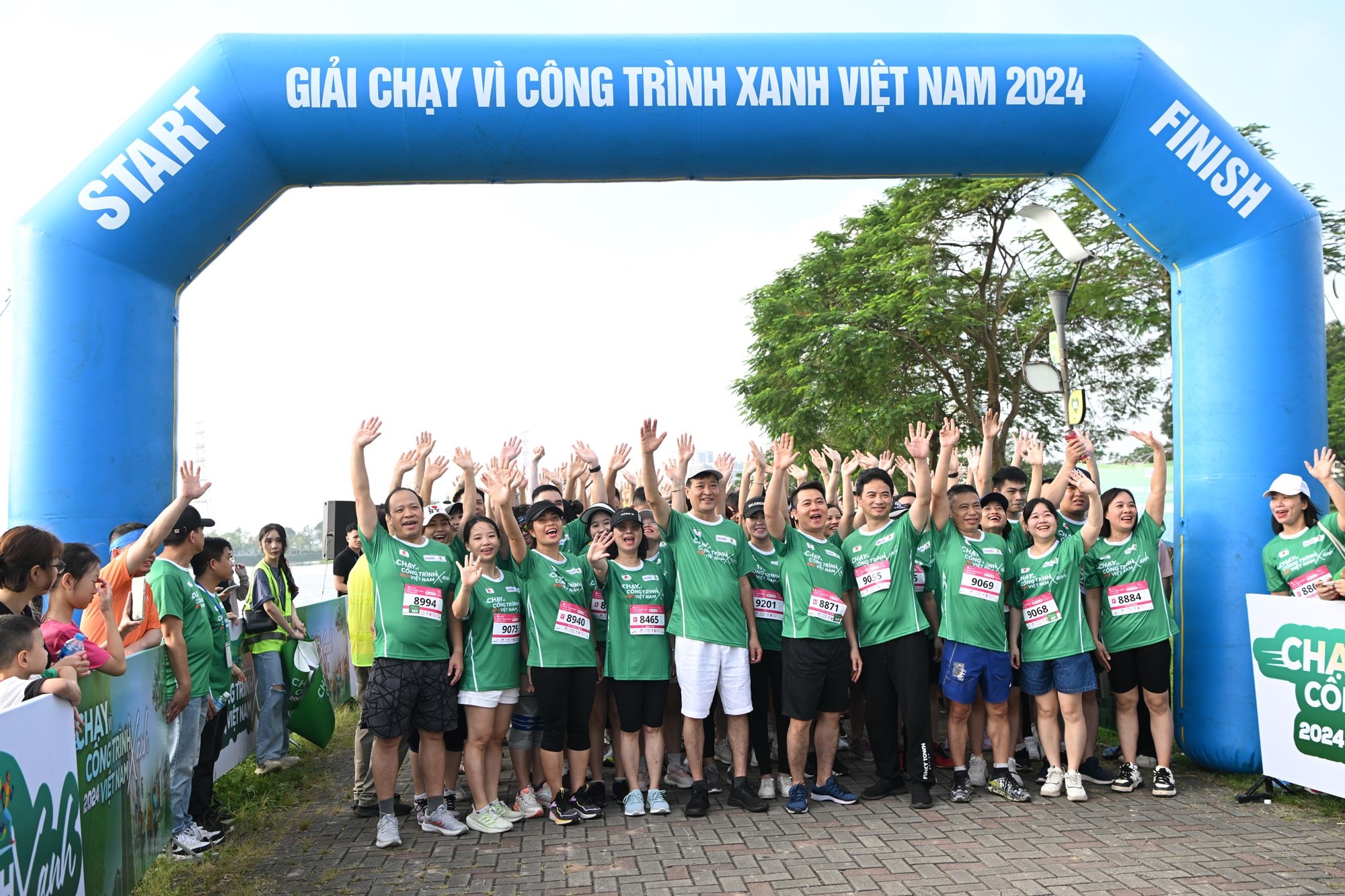 CÔNG TY CP KINH DOANH GẠCH ỐP LÁT VIGLACERA THAM GIA GIẢI CHẠY BỘ “VÌ CÔNG TRÌNH XANH VIỆT NAM NĂM 2024”