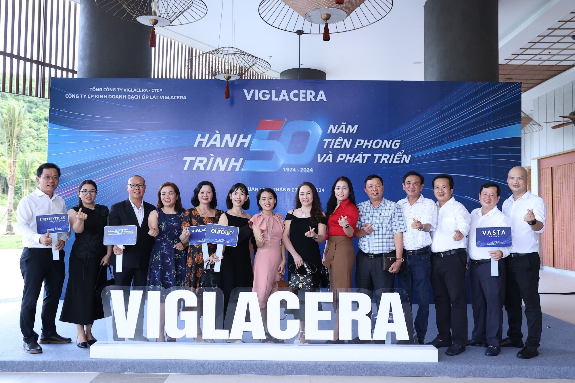 “VIGLACERA – HÀNH TRÌNH 50 NĂM TIÊN PHONG VÀ PHÁT TRIỂN” –  DẤU ẤN GẠCH ỐP LÁT VIGLACERA QUA CÁC THỜI KỲ