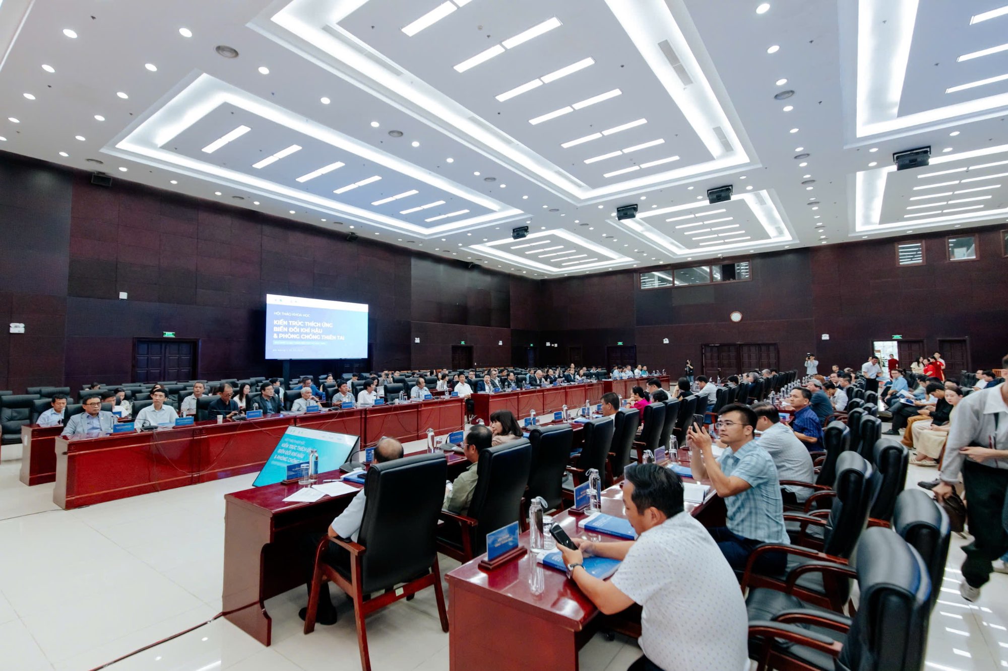 CÔNG TY CP VIGLACERA TIÊN SƠN ĐỒNG HÀNH CÙNG HỘI THẢO “KIẾN TRÚC THÍCH ỨNG BIẾN ĐỔI KHÍ HẬU & PHÒNG CHỐNG THIÊN TAI” TẠI TP. ĐÀ NẴNG