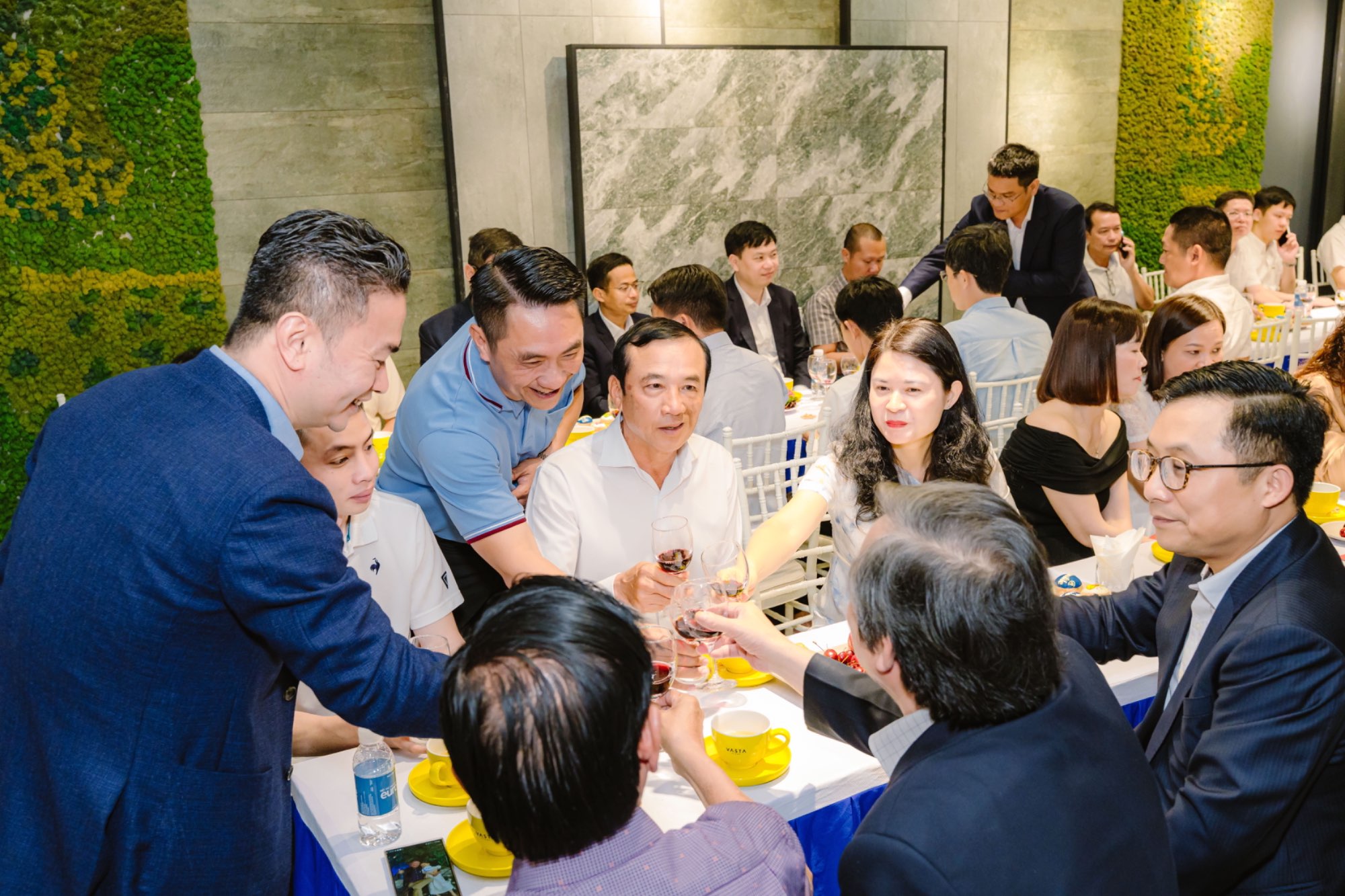 VIGLACERA TIÊN SƠN KHÉP LẠI CHUỖI SỰ KIỆN KHAI XUÂN PHÁT TRIỂN VÀ THÀNH CÔNG