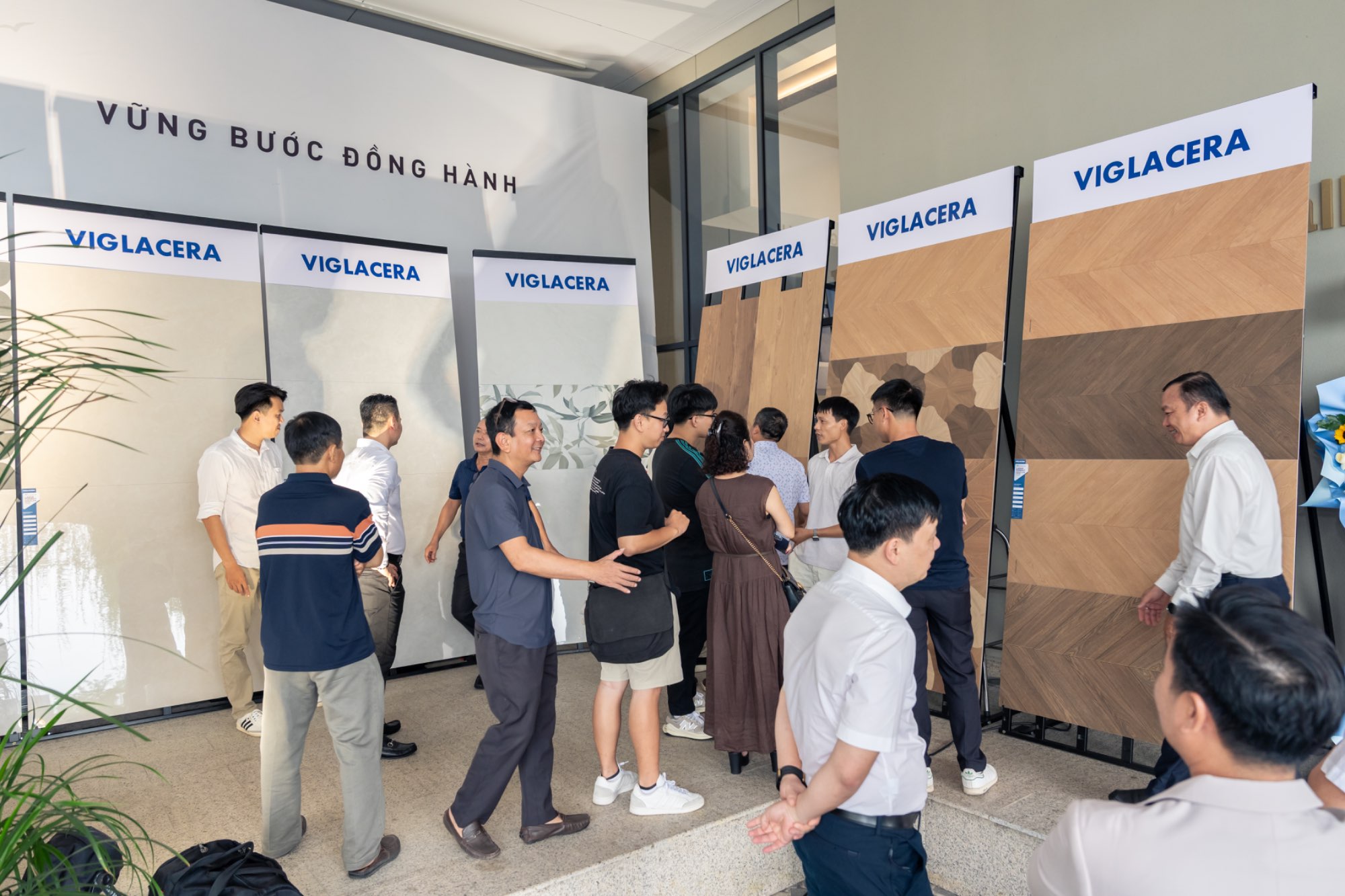 THE NEXT FLOW – VỮNG BƯỚC ĐỒNG HÀNH