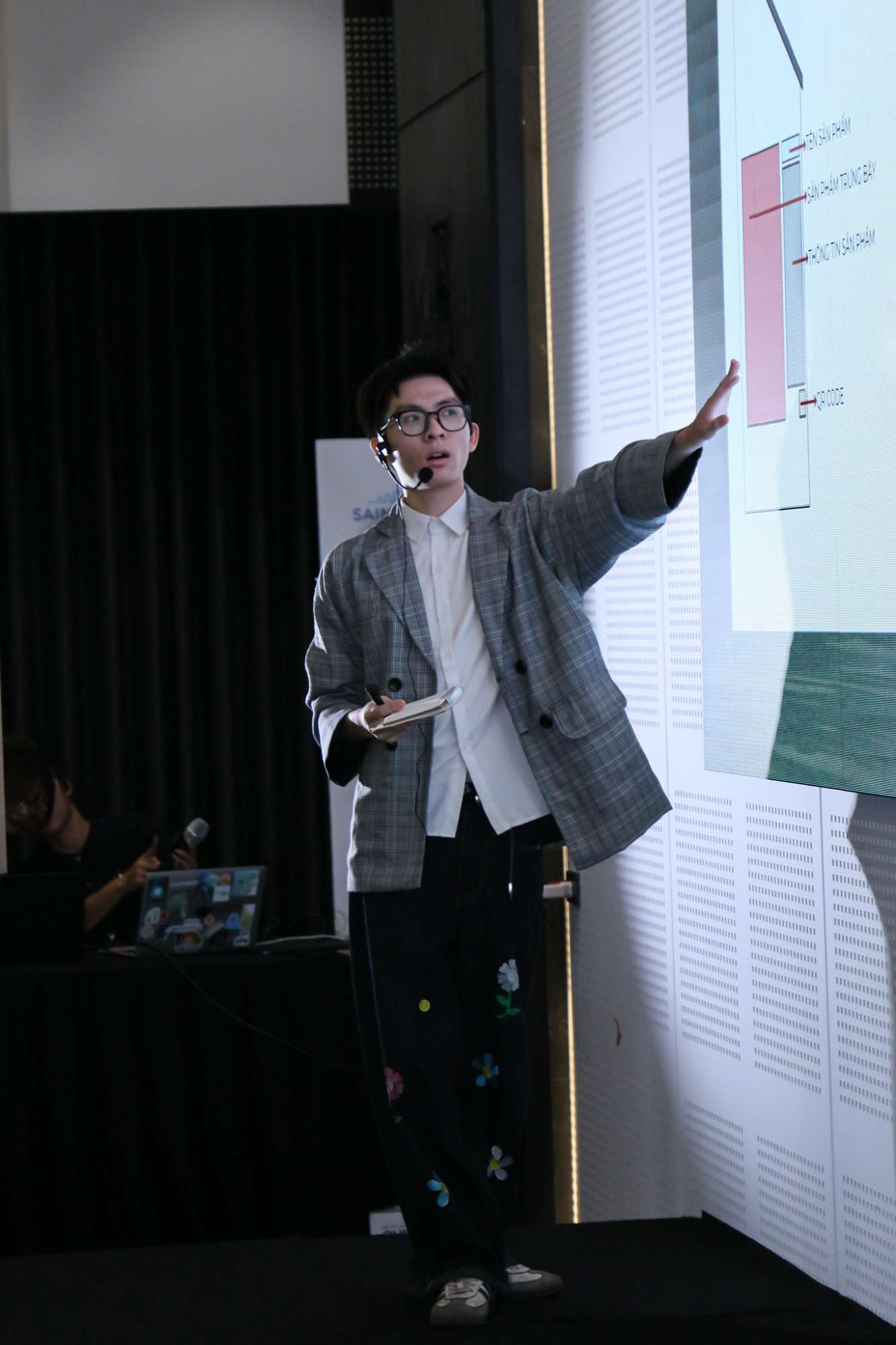 CHÂN DUNG QUÁN QUÂN VÀ CÁC TÁC GIẢ XUẤT SẮC CỦA CUỘC THI THIẾT KẾ “NÉT CHẠM TIẾP NỐI 2025”