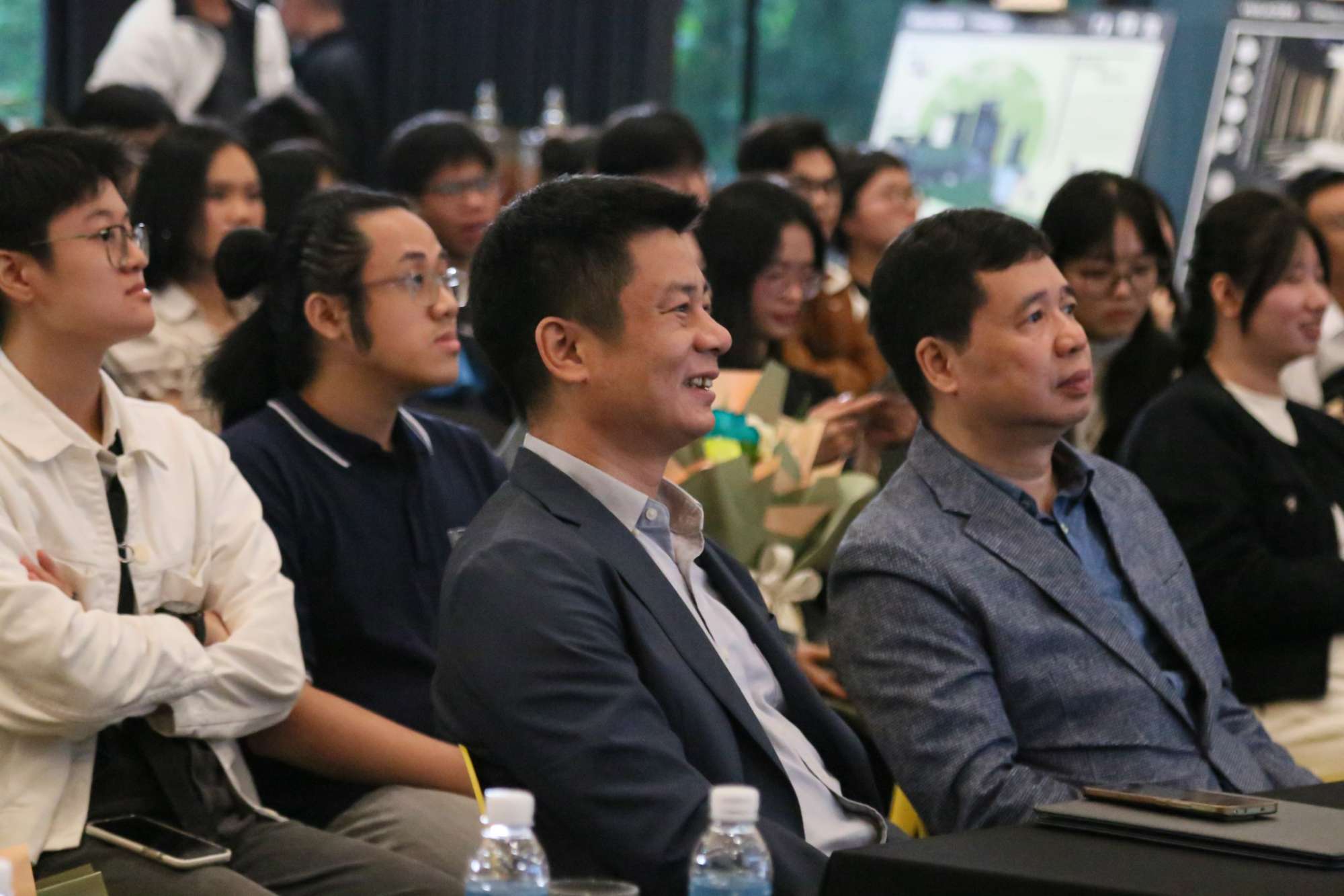 CHÂN DUNG QUÁN QUÂN VÀ CÁC TÁC GIẢ XUẤT SẮC CỦA CUỘC THI THIẾT KẾ “NÉT CHẠM TIẾP NỐI 2025”