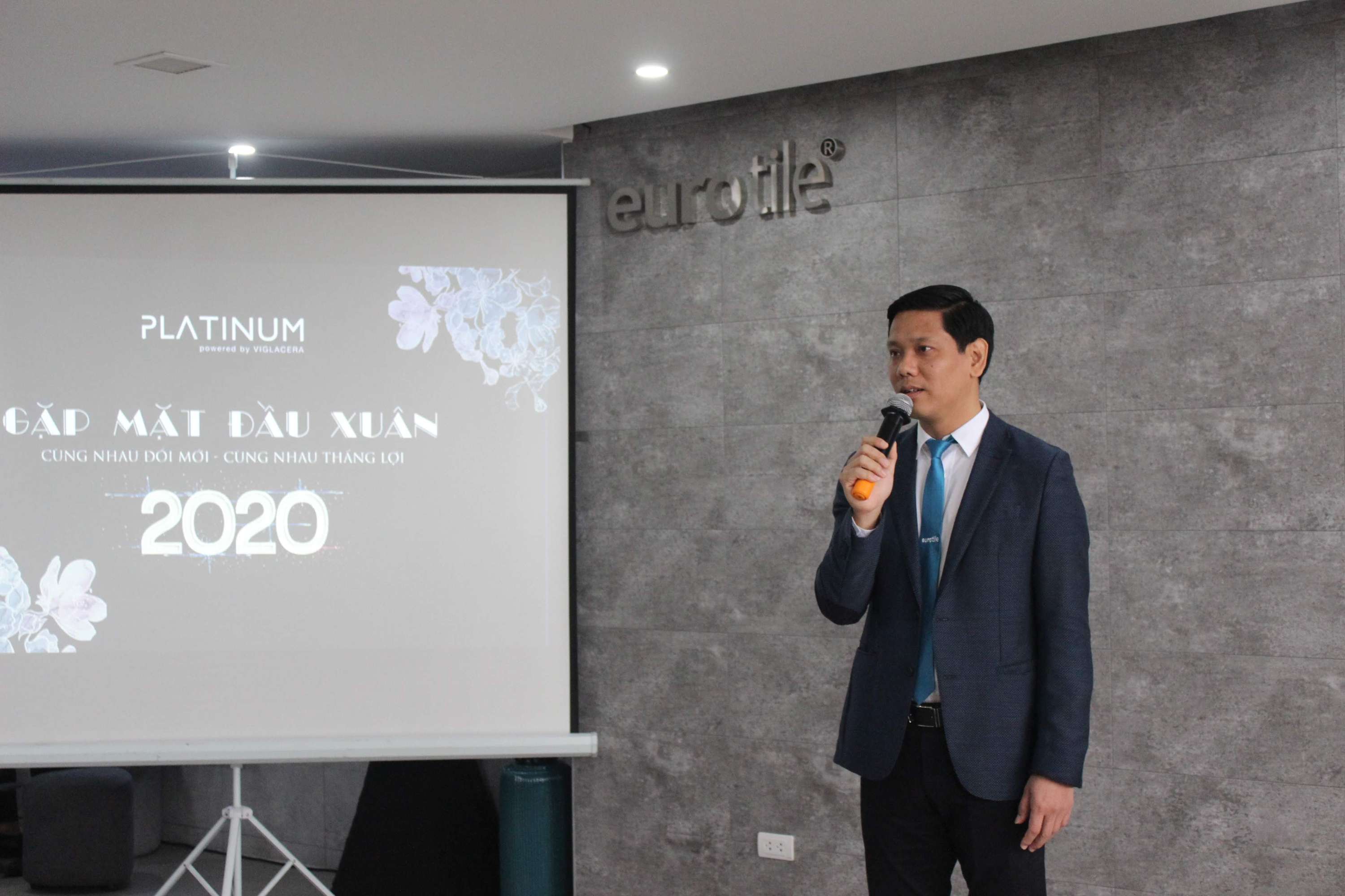 Xuân Canh Tí 2020: Viglacera ra mắt thương hiệu Viglacera Platinum và giới thiệu Eurotile Center tại Hà Nội